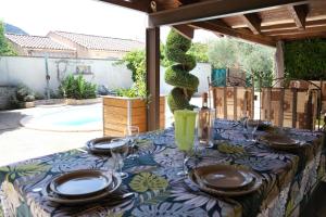 Villas Air-conditioned house with heated pool, Luberon, in Maubec – 6 people : photos des chambres