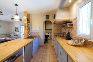 Villas Air-conditioned house with heated pool, Luberon, in Maubec – 6 people : photos des chambres