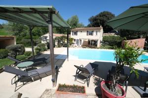 Air-conditioned villa with heated pool, Luberon, in Puget - 10 people