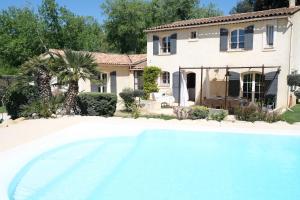 Villas Air-conditioned villa with heated pool, Luberon, in Puget - 10 people : photos des chambres