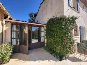 Villas Air-conditioned villa with heated pool, Luberon, in Puget - 10 people : photos des chambres