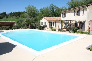 Villas Air-conditioned villa with heated pool, Luberon, in Puget - 10 people : Villa 5 Chambres 