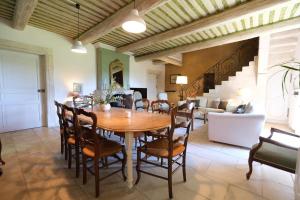 Villas Provencal Farm with swimming pool near Isle sur la Sorgue - 10 people. : photos des chambres