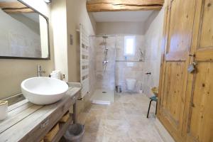 Villas Provencal farm with heated pool in Lamanon near Aix en Provence - 12 people : photos des chambres