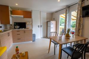 Campings Camping Les Ballastieres - Vosges du Sud : photos des chambres
