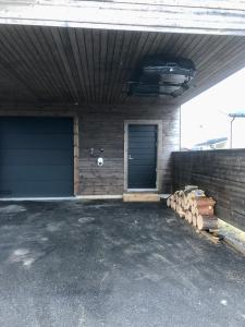 Uusi miniasunto Hiukkavaarassa ilmaisella pysäköinnillä