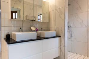 3 bedroom villa with pool