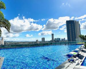 Eastwood Global Plaza Luxury 1Bed Room with 2 Toilets and Laundry Room