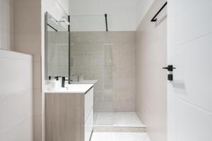 Plaza Residence Studio 214