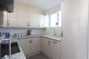 Fabulous beachfront 3 bed house with parking