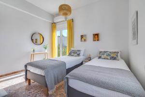 Sea City and Mountain View Apartment