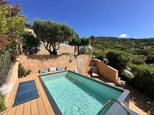 VILLA MARILOU climatisée pour 6 personnes avec piscine sur le Domaine de Valcros à la Londes-Les-Maures - 科洛布里埃