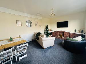 2 Bedroom Home Sleeps 4 Ideal for Long Stays and Business Trips