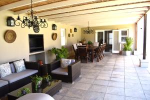 Mountain view home in exclusive security estate, Hout Bay, Cape Town
