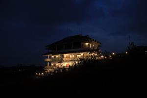 Plachoos Gardens - A luxury serviced villa in Kuttikkanam, Peermede