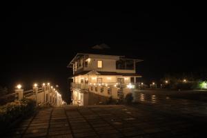 Plachoos Gardens - A luxury serviced villa in Kuttikkanam, Peermede