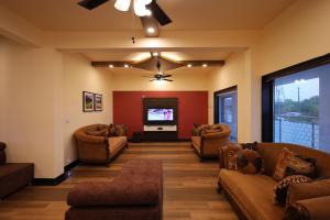 Plachoos Gardens - A luxury serviced villa in Kuttikkanam, Peermede