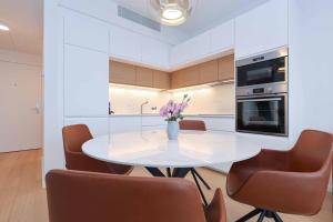 Skypark Tower 4, free parking and beautiful views