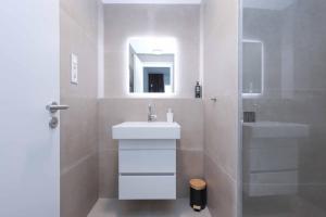 Skypark Tower 4, free parking and beautiful views