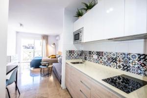 Modern & cozy studio excellent location near beach