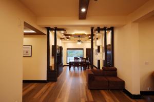 Plachoos Gardens - Private Luxury Pool Villa in Kuttikkanam