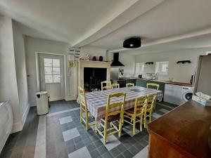 Maisons de vacances La Pommeraie, maison avec tres grand jardin : photos des chambres