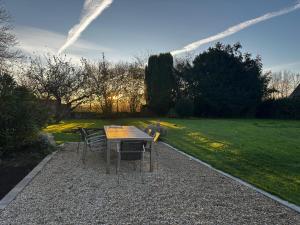 Maisons de vacances La Pommeraie, maison avec tres grand jardin : photos des chambres