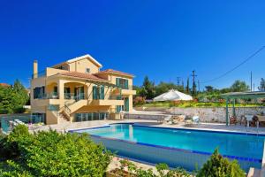 Villa Emelisse by Villa Plus