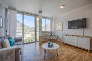 Table Mountain views Two Bed Apartment