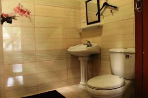 LE-ONIEs Petunia Room at City Center