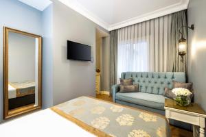 Family Room room in Raymond Hotel