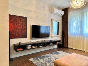 Perfectly Sumptuous Centre Apartment, 2-minute walk from Vitosha Boulevard