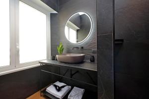 The Place Gallia - New Guesthouse San Giovanni- self check-in -near metro