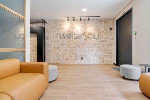 Elegância e Conforto com Piscina by Achei