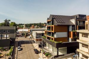 Elegância e Conforto com Piscina by Achei