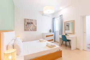 Large apartment with pool