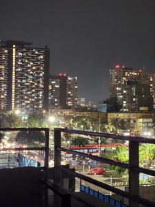 Habitación privada en nuevo depto con terraza y AC por Metro irarrazaval