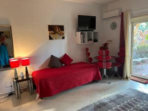 Casa 121g Calabria Sun - Stunning self-catering studio apartment near sea for 3