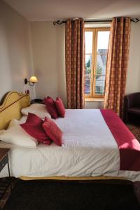 Hotels Hostellerie de la Tour d'Auxois : photos des chambres