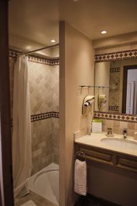 Hotels Hostellerie de la Tour d'Auxois : photos des chambres