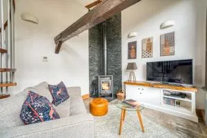 Beautiful Cottage in New Forest with Wood Burner - 兰福德