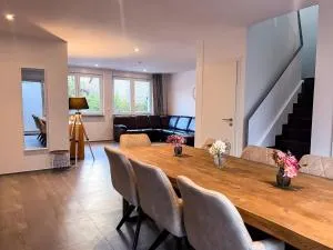 T&K Apartments - Jüchen - Komfortables 4 Zimmer Haus - غرفنبرويش