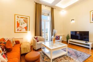 Magical Danube view in a spacious two bedroom suite next to Parliament