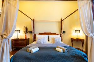 Magical Danube view in a spacious two bedroom suite next to Parliament