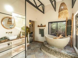 Grace of Africa, Couples 5 STAR Nature Lodge