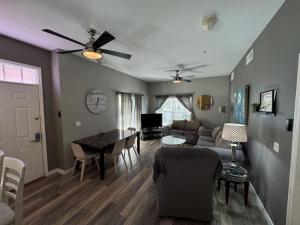 4 Bedroom 3 Bathroom Villas At SevenDwarfs 17-101