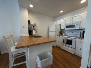 3 Bedroom 2 Bathroom Villas At SevenDwarfs 8-103