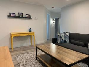 County Cove - Wellington Suite - Two-Bedroom Wellington Apartment