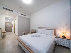 Bright JVC Studio - Serenity Escape