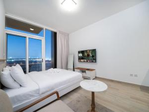 Bright JVC Studio - Serenity Escape